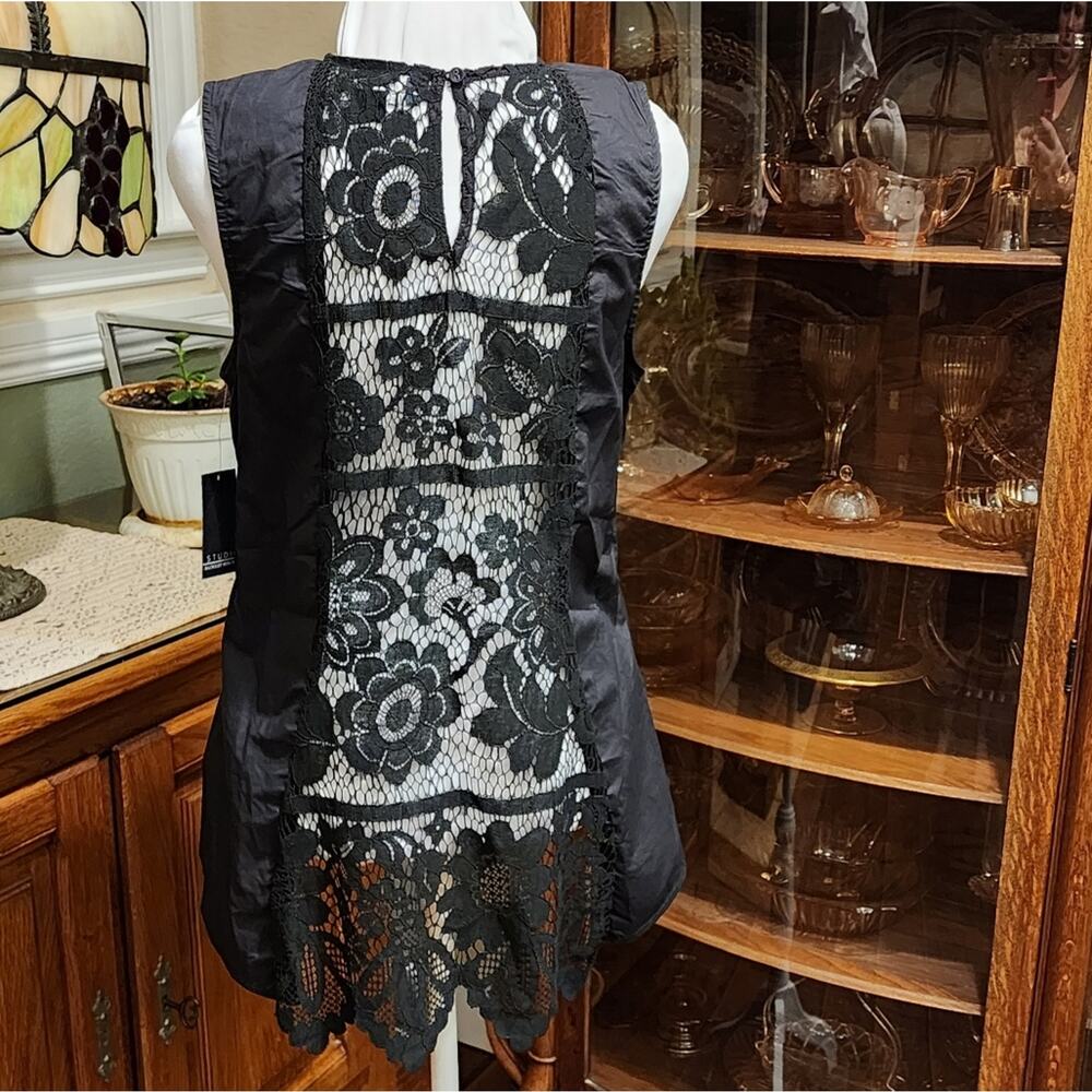 Badgley Mischka black lace back tunic length shirt size 6 small new!!